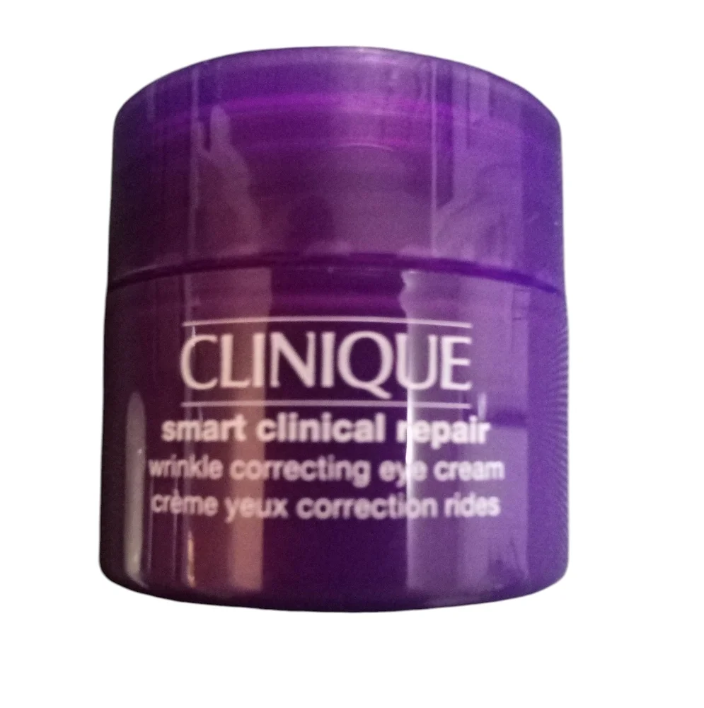 Clinique -NWT 12 Pc. Skincare and Makeup Set. Free Large White Tote W/Purchase - Picture 6 of 12